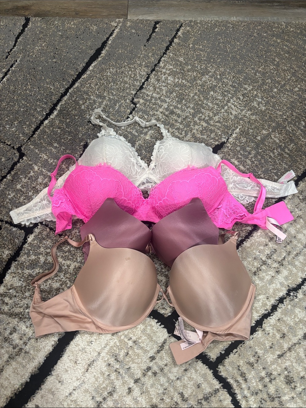 Women’s Victoria’s Secret DD Bra Lot